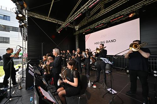 Musical highlights on stage during the day: HSD big band and HSD choir Jazzappeal